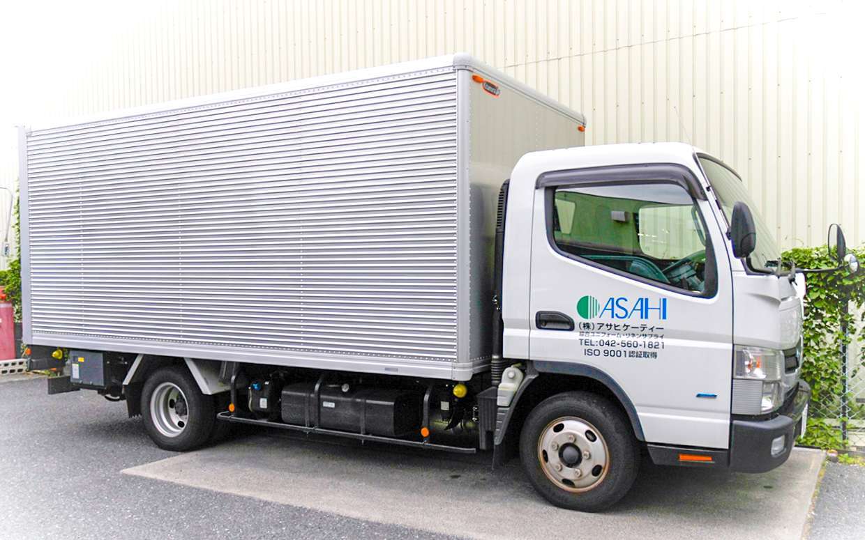 自社独自のルートで集配送しております