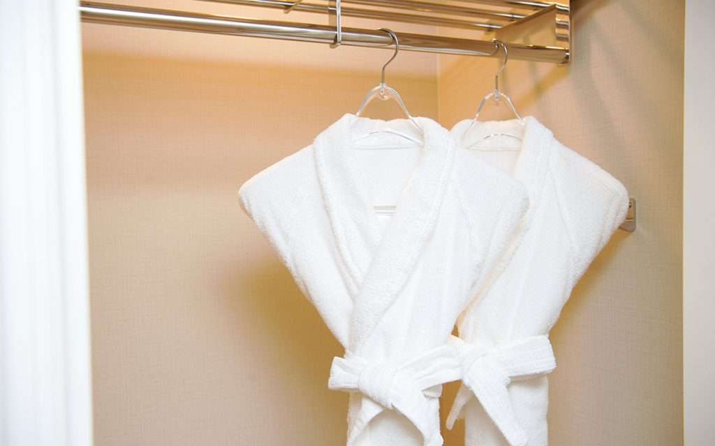 Hotel_M_gown1240-775-1024x640画像